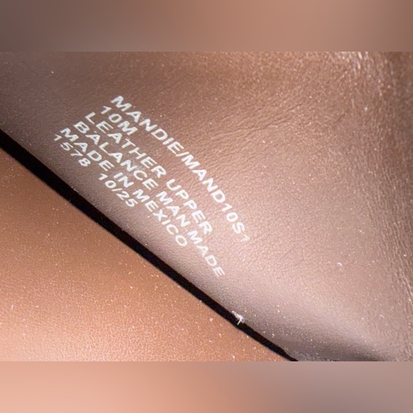 AUTHENTIC Steve Madden Dark Brown Sandals with Gold Buckle - Picture 5 of 7